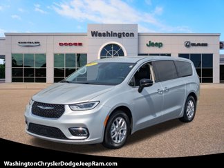 Used 2024 Chrysler Pacifica Touring-L image 1