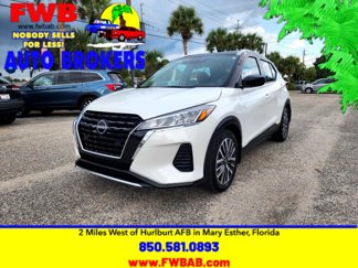Used 2022 Nissan Kicks SV image 1