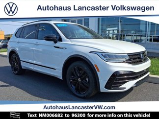 Certified 2022 Volkswagen Tiguan SE R-Line image 1