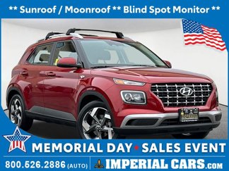 Used 2024 Hyundai Venue SEL image 1