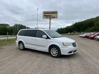 Used 2013 Chrysler Town & Country Touring image 1
