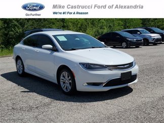 Used 2015 Chrysler 200 Limited image 1