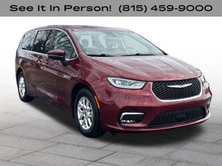 Certified 2023 Chrysler Pacifica Touring-L image 1
