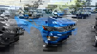 Used 2019 Jeep Compass Latitude w/ Cold Weather Group image 1