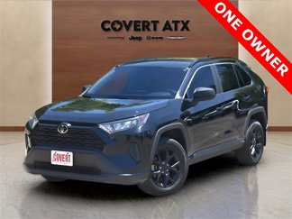 Used 2021 Toyota RAV4 LE image 1