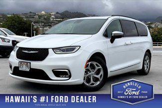 Used 2023 Chrysler Pacifica Limited image 1
