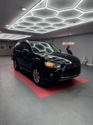 Used 2010 Mitsubishi Outlander XLS image 1
