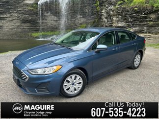 Used 2019 Ford Fusion S image 1