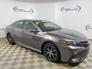 Used 2023 Toyota Camry SE image 1