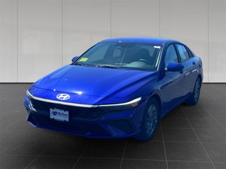 Used 2024 Hyundai Elantra SEL image 1