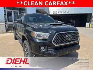 Used 2019 Toyota Tacoma TRD Sport image 1