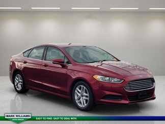 Used 2016 Ford Fusion SE image 1