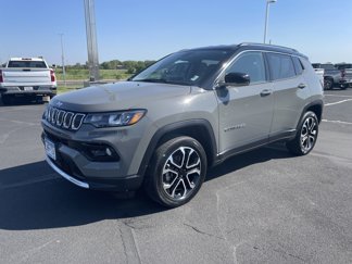 Used 2022 Jeep Compass Limited image 1