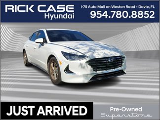 Used 2022 Hyundai Sonata SE image 1