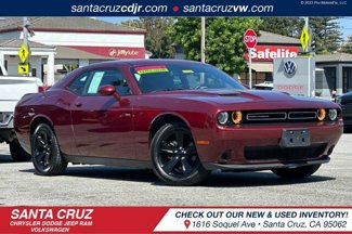 Used 2018 Dodge Challenger SXT image 1