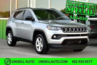 Used 2023 Jeep Compass Latitude image 1