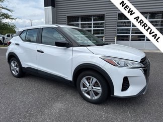 Used 2022 Nissan Kicks S image 1