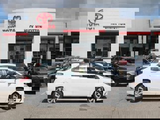 Used 2016 Toyota Corolla LE image 1