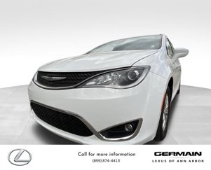 Used 2019 Chrysler Pacifica Touring-L image 1