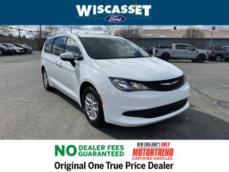 Used 2023 Chrysler Voyager LX image 1