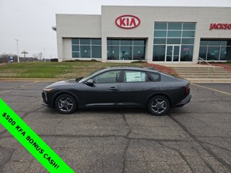 New 2025 Kia K4 LXS image 1