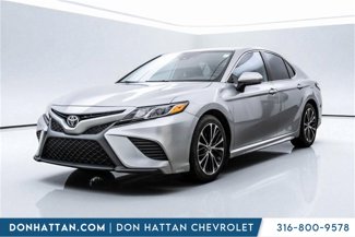 Used 2020 Toyota Camry SE image 1