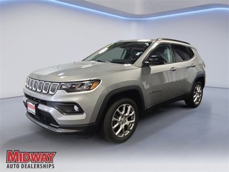 Used 2022 Jeep Compass Latitude image 1