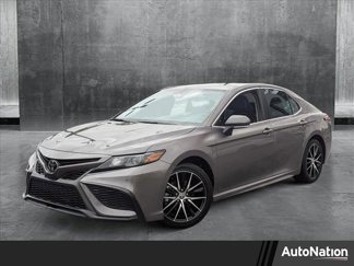 Used 2023 Toyota Camry SE image 1