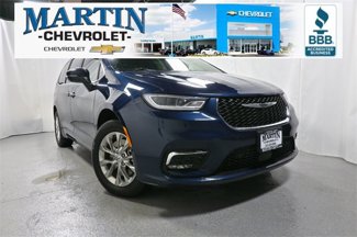 Used 2023 Chrysler Pacifica Touring-L image 1