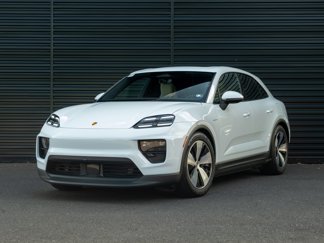 Certified 2025 Porsche Macan Electric image 1