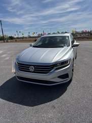 Used 2021 Volkswagen Passat 2.0T SE image 1
