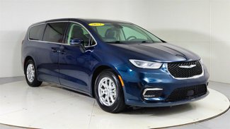 Used 2023 Chrysler Pacifica Touring-L image 1