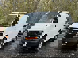 Used 2016 Chevrolet Express 2500 image 1