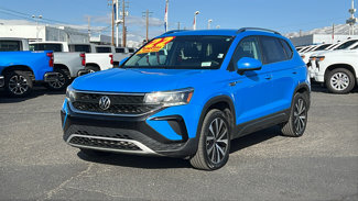 Used 2022 Volkswagen Taos SE image 1