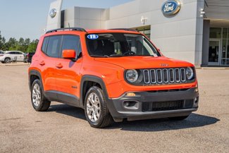 Used 2018 Jeep Renegade Latitude image 1