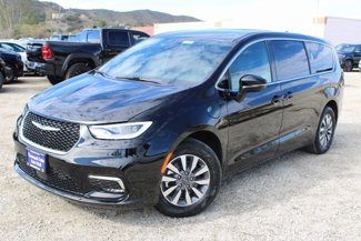 New 2025 Chrysler Pacifica Select image 1