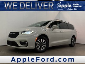 Used 2021 Chrysler Pacifica Touring-L image 1