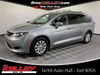 Used 2018 Chrysler Pacifica Touring-L Plus image 1