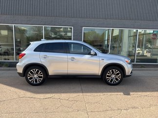 Used 2019 Mitsubishi Outlander Sport SE image 1