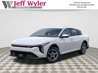 New 2025 Kia K4 LXS image 1