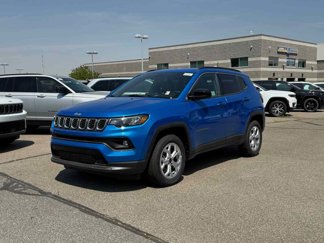 New 2025 Jeep Compass Latitude image 1