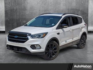Used 2017 Ford Escape Titanium image 1