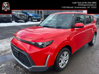 Used 2023 Kia Soul LX image 1