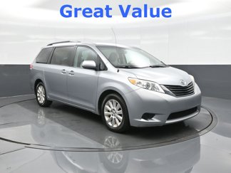 Used 2014 Toyota Sienna LE image 1