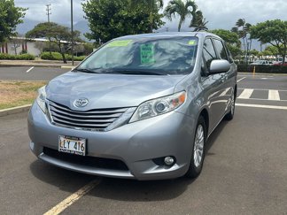 Used 2017 Toyota Sienna XLE w/ XLE Navigation Package image 1