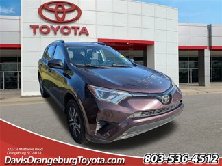 Used 2018 Toyota RAV4 LE image 1