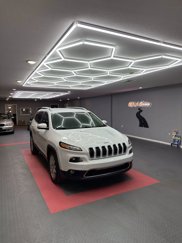 Used 2016 Jeep Cherokee Limited image 1