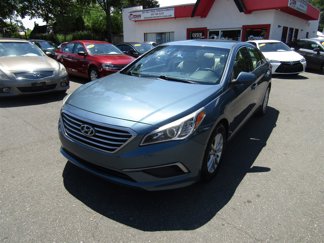 Used 2017 Hyundai Sonata SE image 1