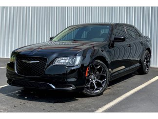 Used 2019 Chrysler 300 Touring w/ Sport Appearance Package image 1