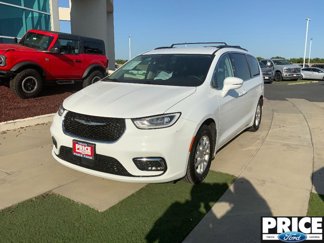 Used 2022 Chrysler Pacifica Touring-L image 1